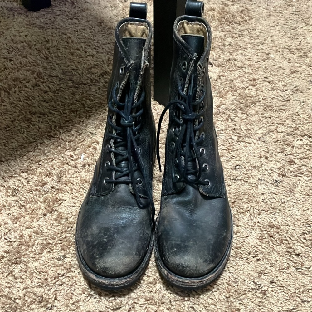 Frye Veronica Laceup Combat (Black Distressed). Sz 8
